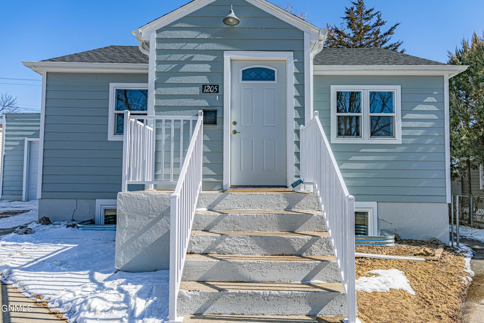 1205 N 3rd Street NEW- MLS Size-4
