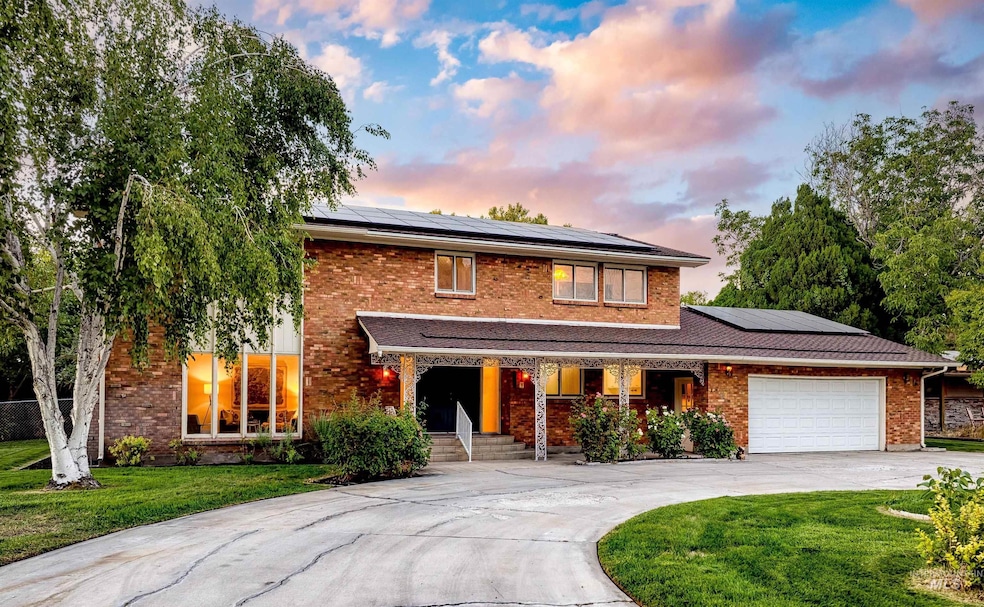 Pending $784,900 • Co-Listing Agent