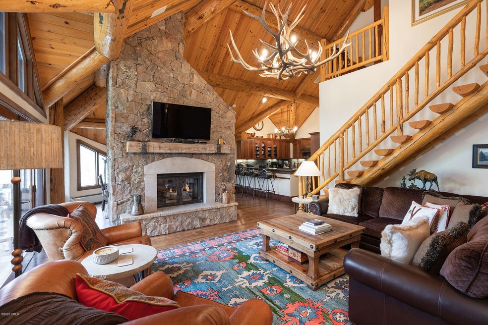 mccoy_peak_lodge_406_interior_living_a
