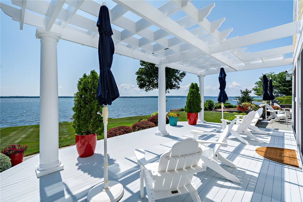 216 Briarcliff Ave, Warwick, RI 02889 - photo 1