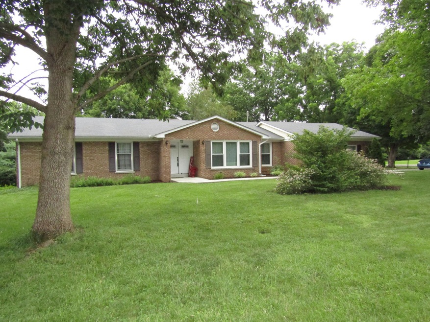 2104 Autumnview Ln, Frankfort, KY 40601 - photo 1