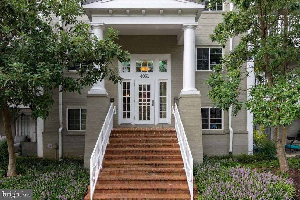 4061 S Four Mile Run Dr unit 404, Arlington, VA 22204 - photo 1