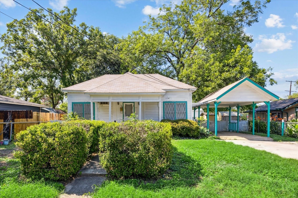 329 E Grove St, San Marcos, TX 78666 - photo 1