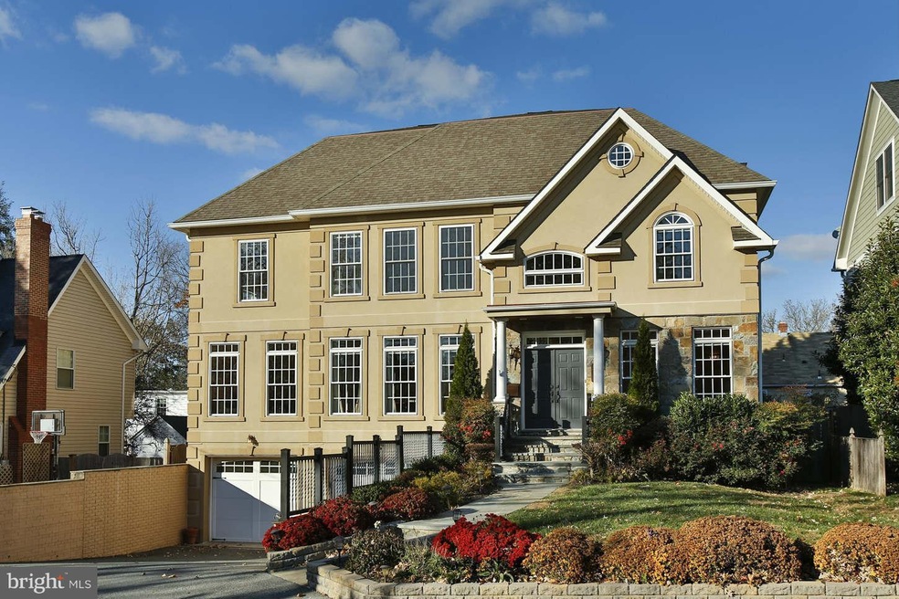4525 Windsor Ln, Bethesda, MD 20814 - photo 1
