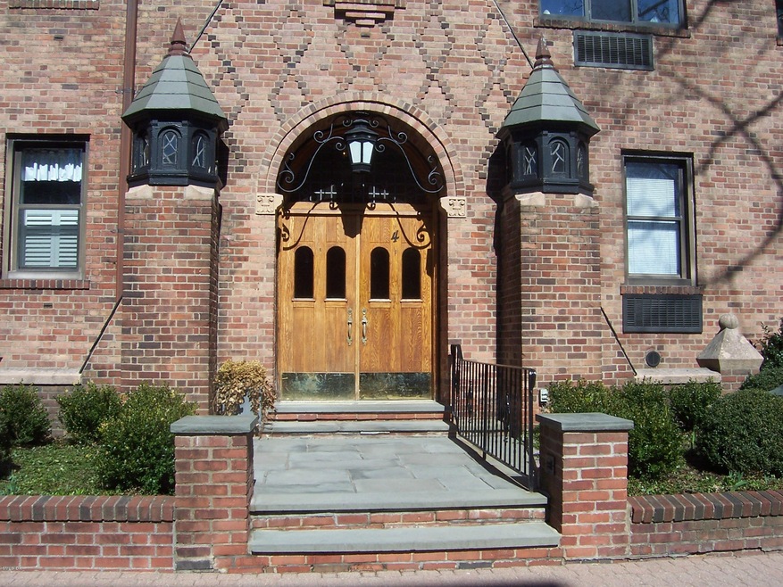 FRONT Exterior 3788