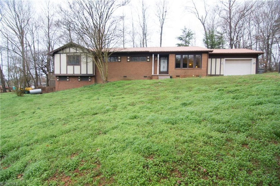 1930 Oak Dr, Asheboro, NC 27205 - photo 1