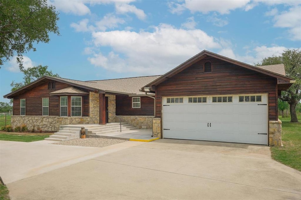 2390 Reese Ln, Azle, TX 76020 - photo 1