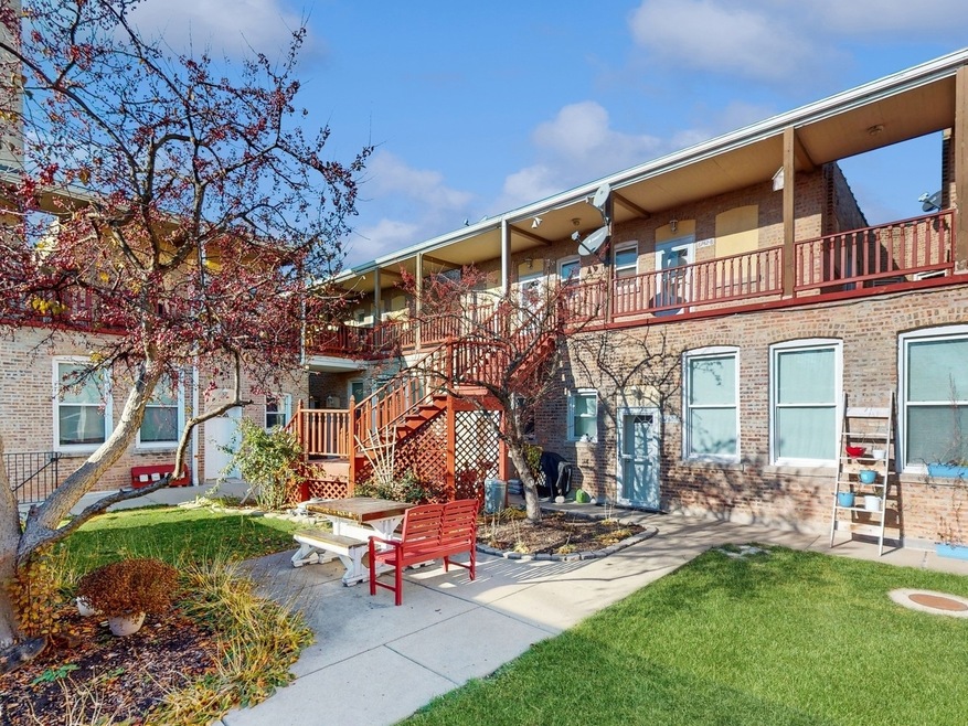 6748 16th St unit B, Berwyn, IL 60402 - photo 1