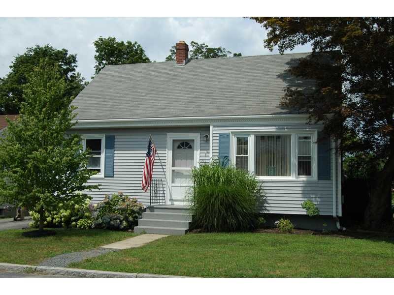 8 Sagamore St, Newport, RI 02840 - photo 1