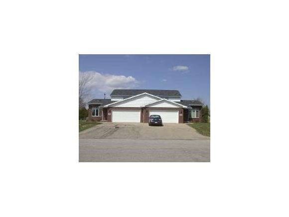 W3190 Westowne Ct, Appleton, WI 54915 - photo 1
