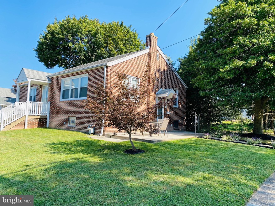 303 Gorsuch St, Folsom, PA 19033 - photo 1