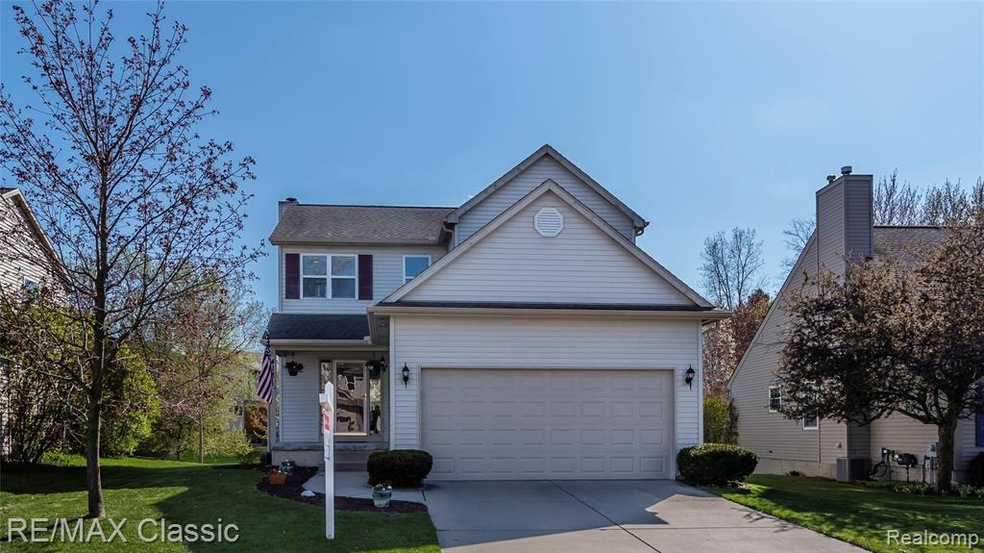 418 Mill Pond Drive, Fenton