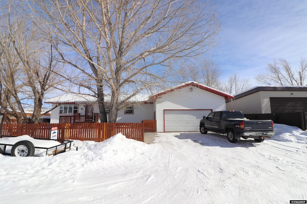 517 S Pine St, La Barge, WY 83123 - photo 1