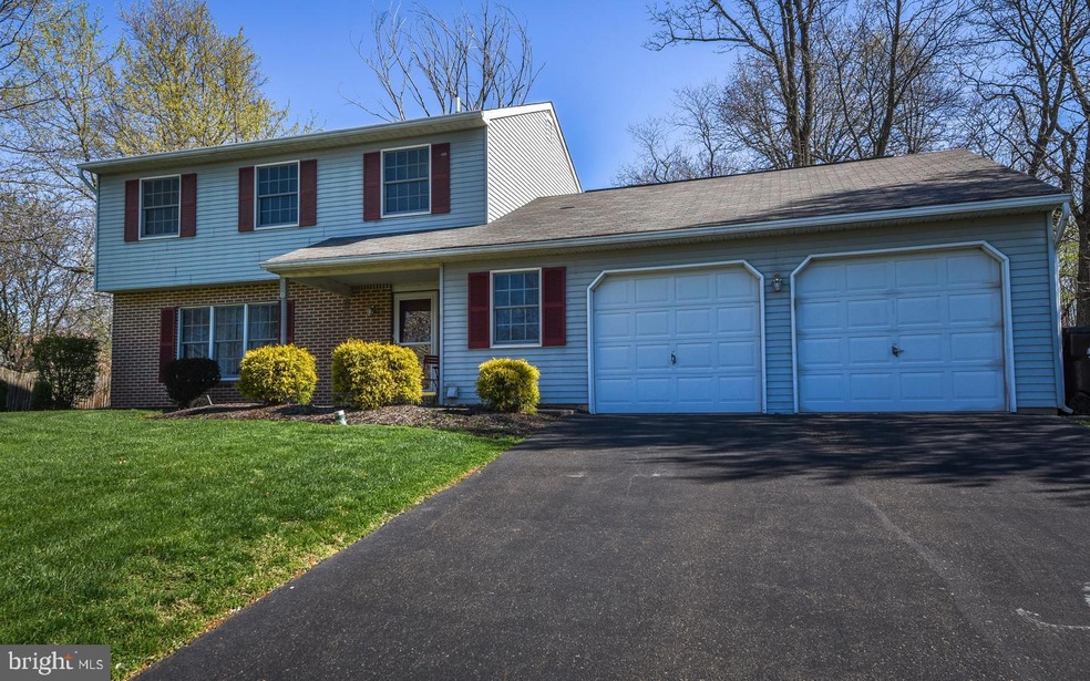 250 Heatherfield Dr, Souderton, PA 18964 - photo 1