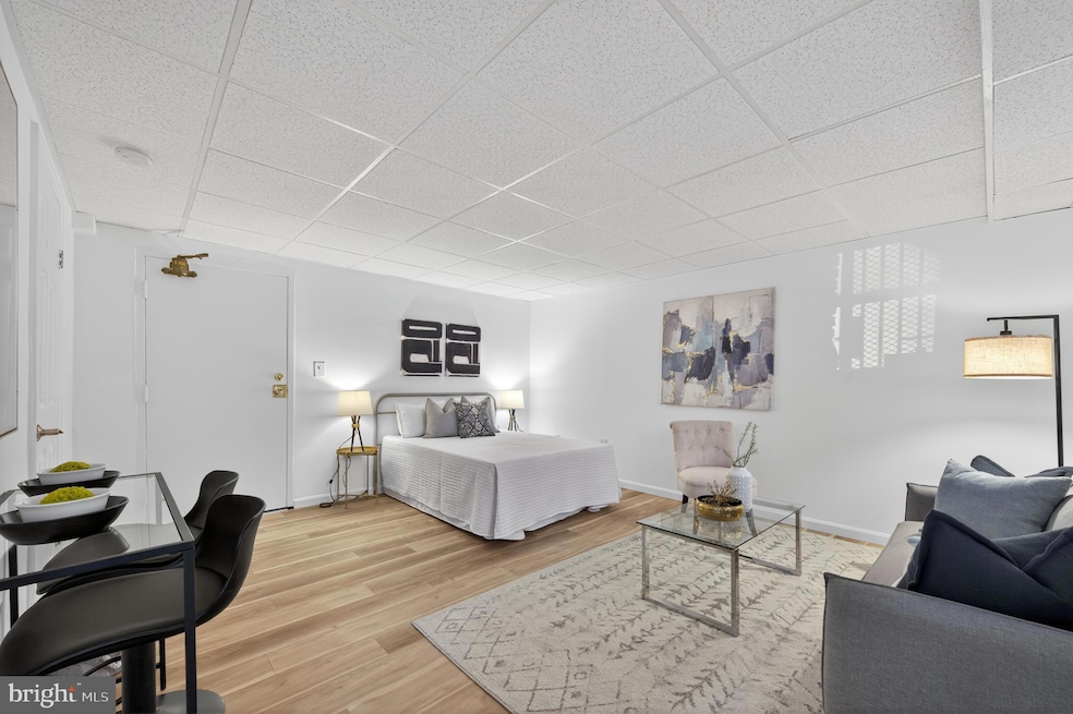 1514 17th St NW unit B6, Washington, DC 20036 - photo 1