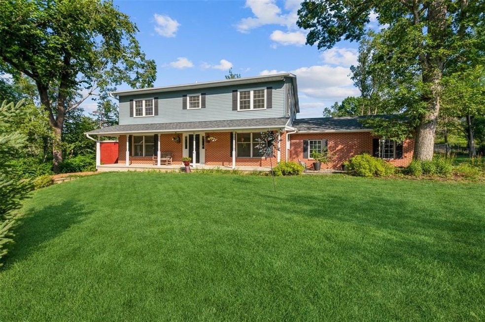 5200 Broadview Dr SE, Cedar Rapids, IA 52403 - photo 1