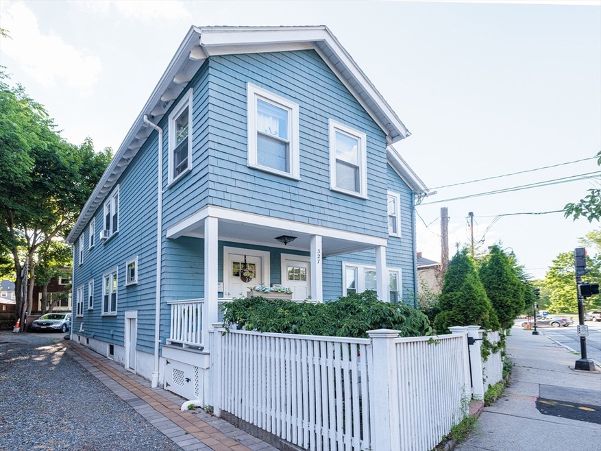 327 Cypress St unit 1, Brookline, MA 02445 - photo 1
