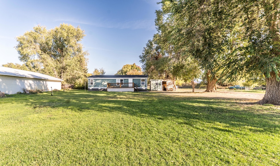 3197 N West McBeth Ct, Prineville, OR 97754 - photo 1