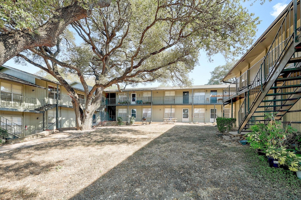 509 Cedar Dr unit 207, Georgetown, TX 78628 - photo 1