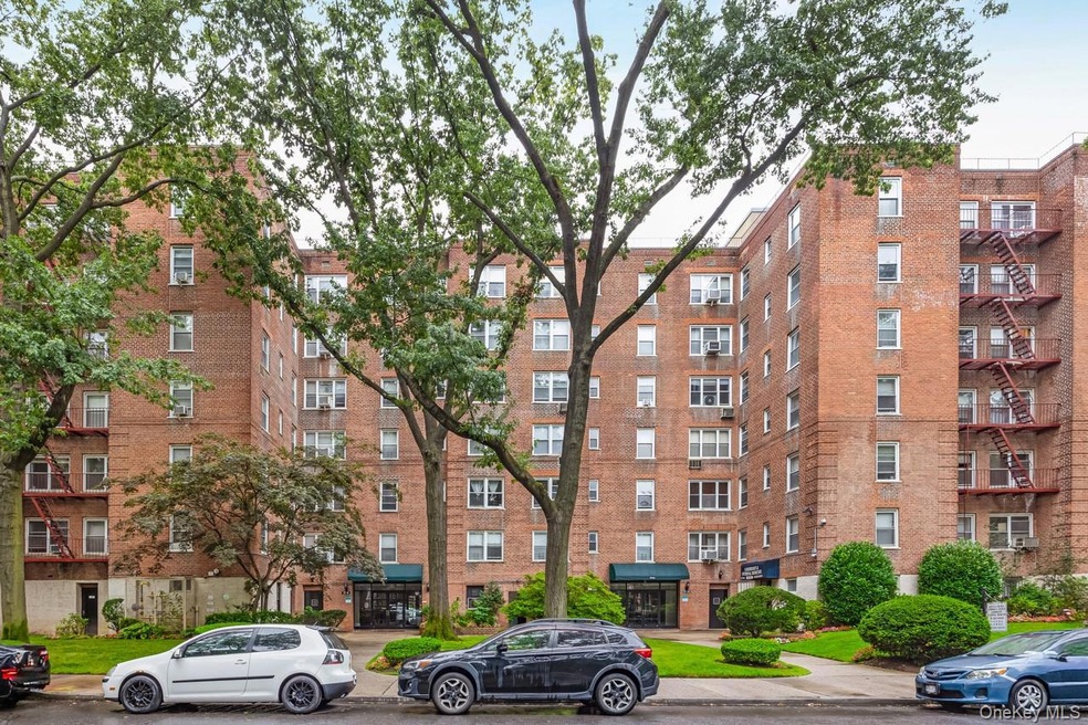 Linden Hill unit 1F, Flushing, NY 11354 - photo 1