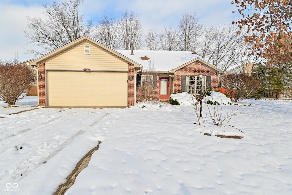 1061 Oak Leaf Rd, Franklin, IN 46131 - photo 1