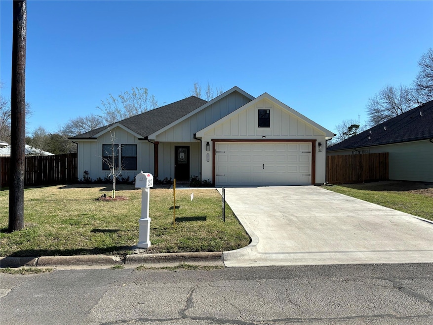 2513 W 3rd Ave, Corsicana, TX 75110 - photo 1