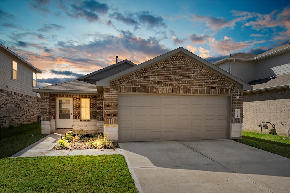 16640 Lonely Pines Dr, Conroe, TX 77302 - photo 1