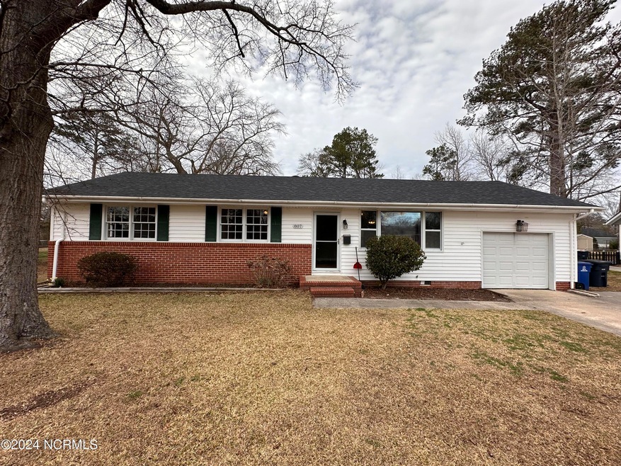 807 Edgewood Dr, Jacksonville, NC 28540 - photo 1