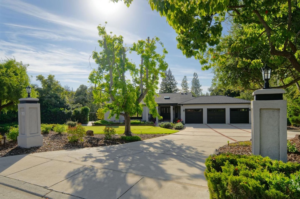 Sold $5,850,000 • Co-Listing Agent