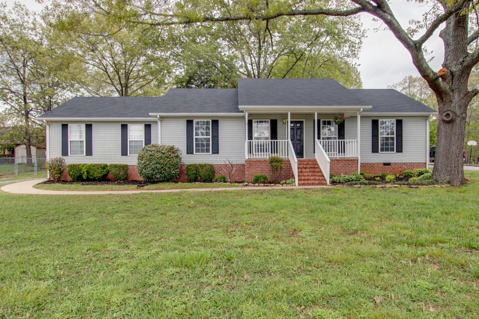 205 Shapard Dr, Shelbyville, TN 37160 - photo 1