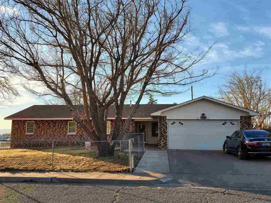 1001 Scenic Place unit 4-B, Alamogordo, NM 88310 - photo 1