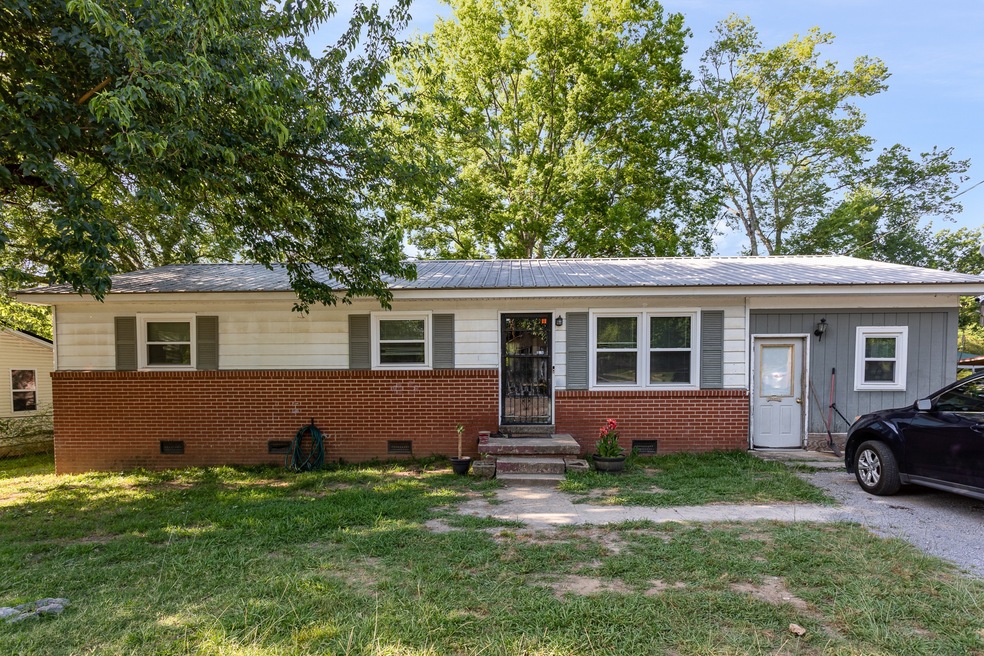 403 Bird St, Shelbyville, TN 37160 - photo 1
