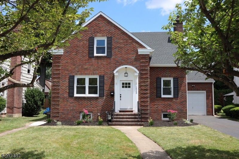 1023 Coolidge Rd, Elizabeth, NJ 07208 - photo 1