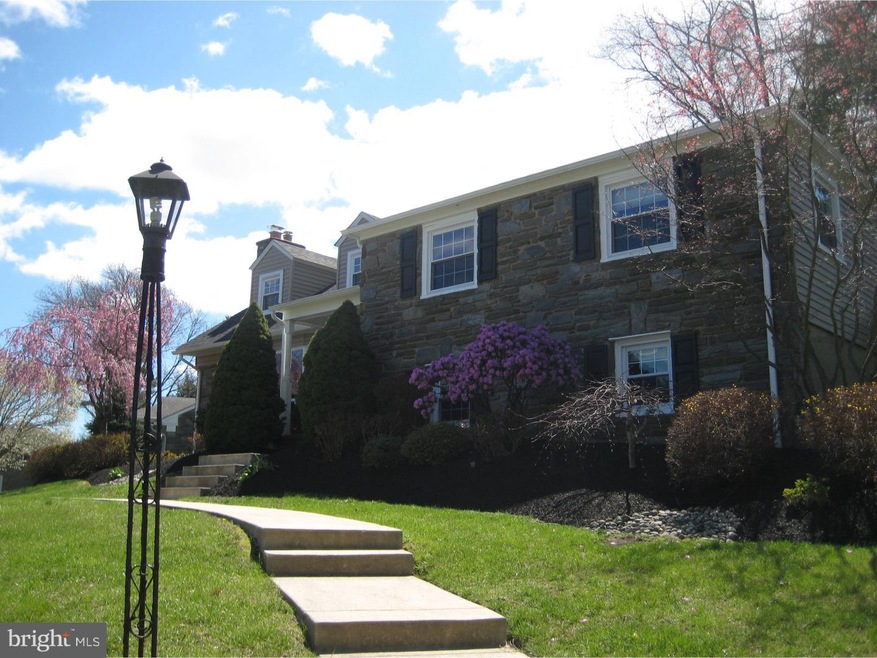 2724 N Kent Rd, Broomall, PA 19008 - photo 1