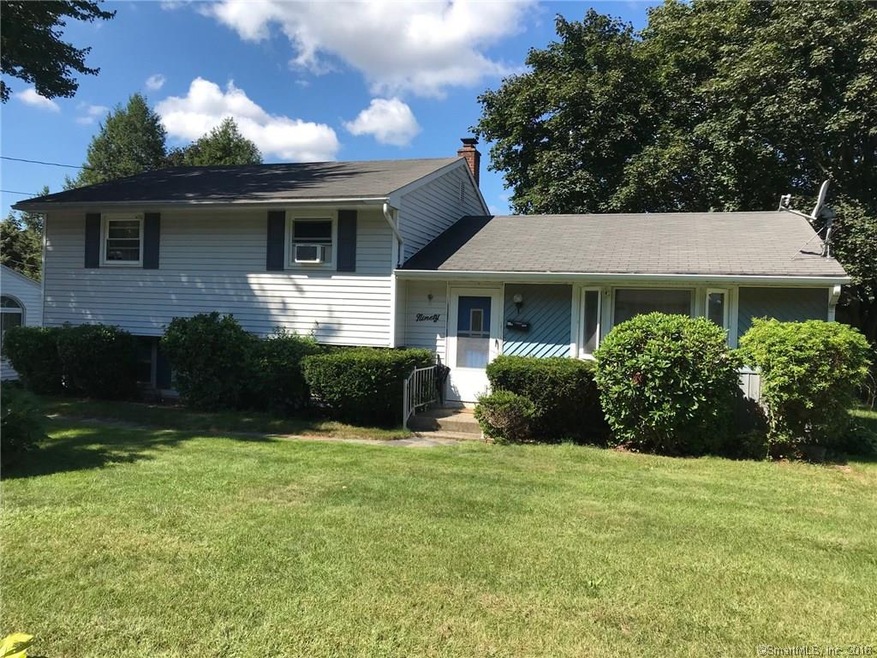 90 Newport Dr, Waterbury, CT 06705 - photo 1