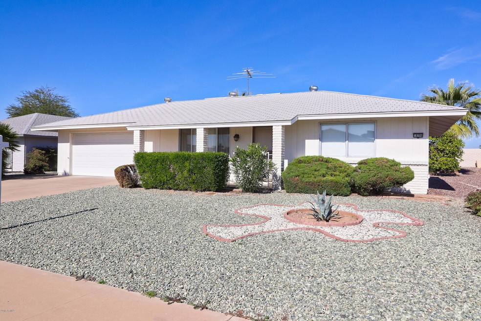 9706 W Mockingbird Dr, Sun City, AZ 85373 - photo 1