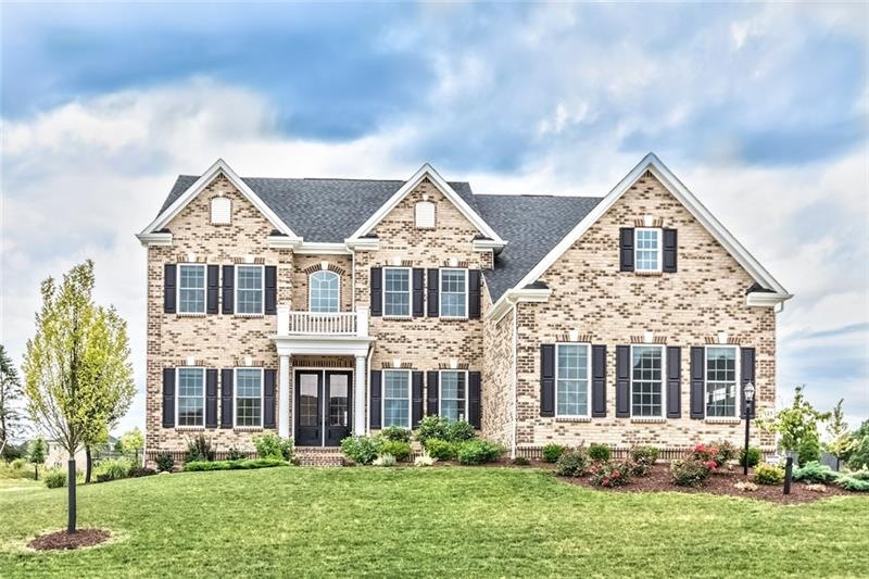 This outstanding homes prime location in Pine Town