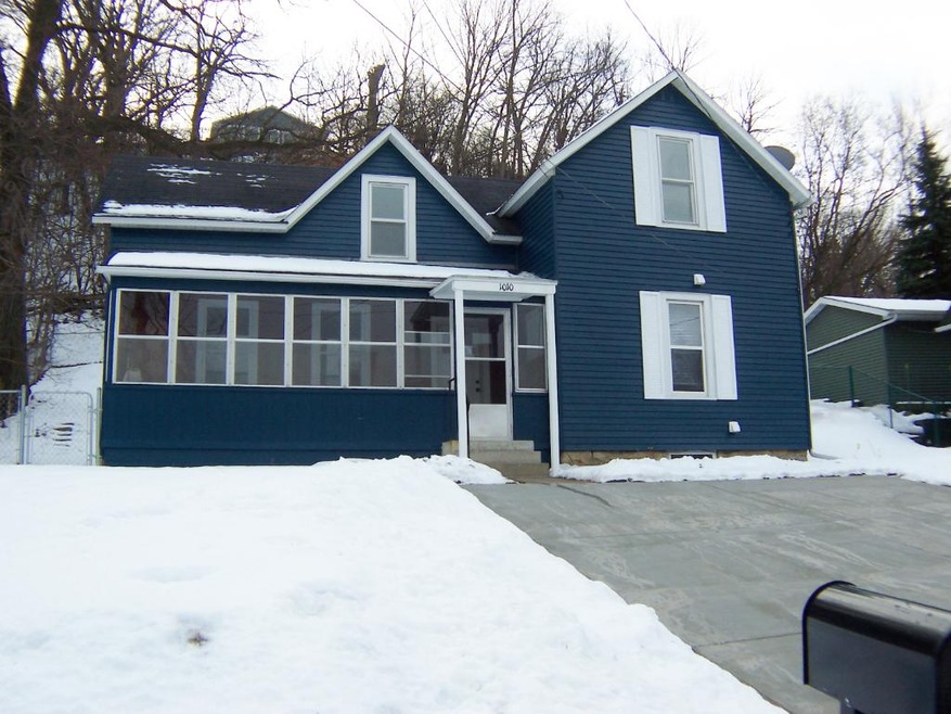 FrontView w/concrete drive