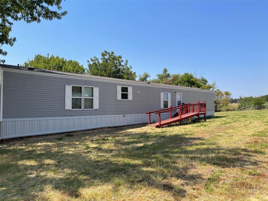 884 County Road 4790, Boyd, TX 76023 - photo 1