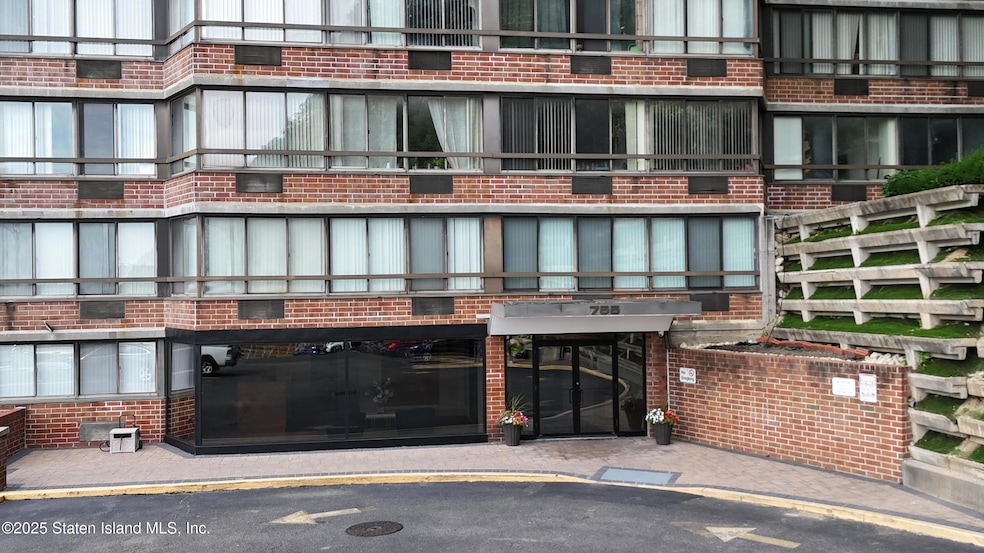 Sunrise Tower unit 614, Staten Island, NY 10304 - photo 1