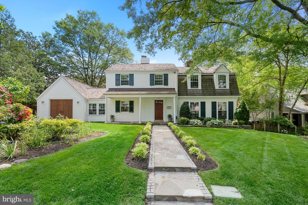 405 Yale Dr, Alexandria, VA 22314 - photo 1