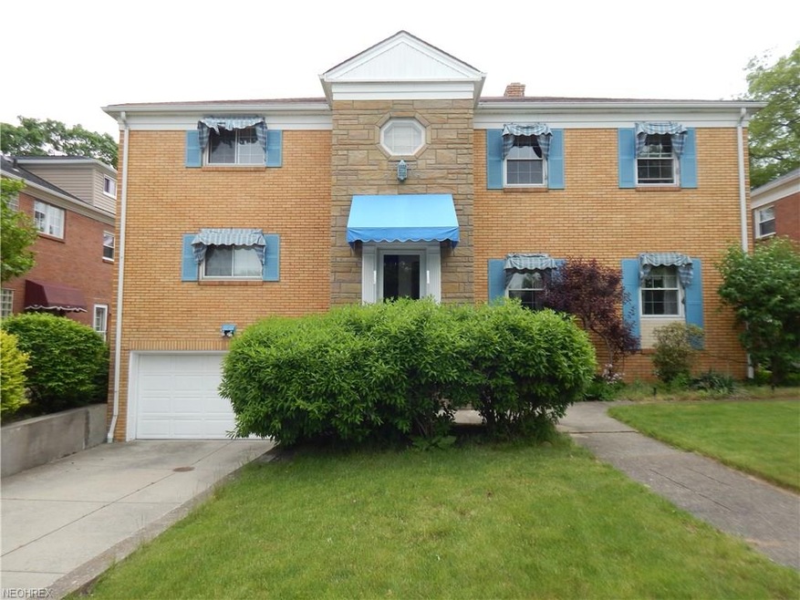 Welcome to 2025/2027 Riverside Drive.