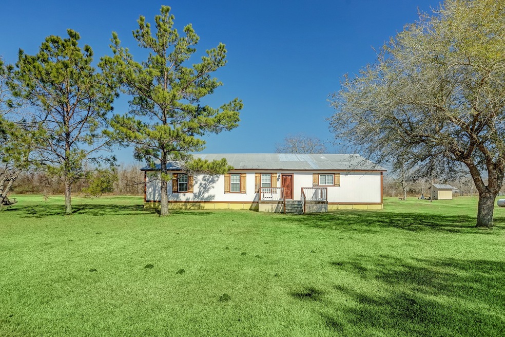 12819 Country Lea Ln, Alvin, TX 77511 - photo 1