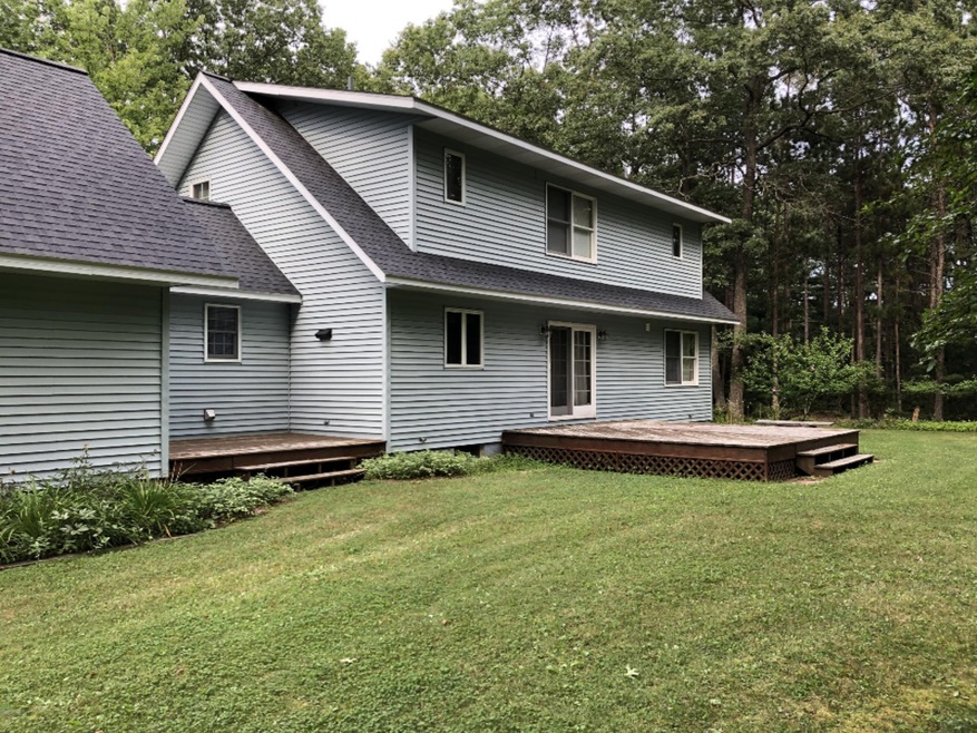 A spacious home and yard!