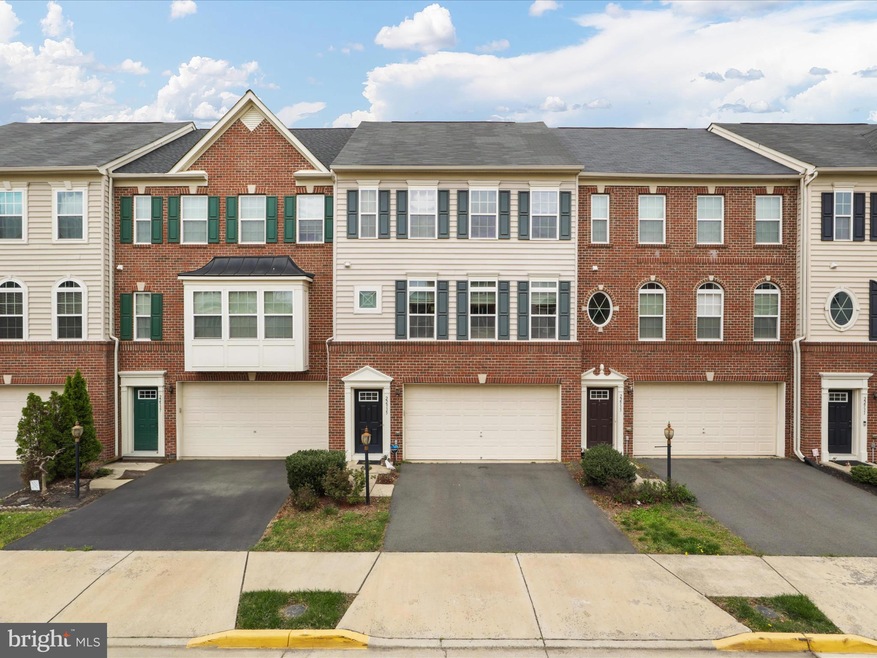 22935 Chinkapin Oak Terrace, Sterling, VA 20166 - photo 1