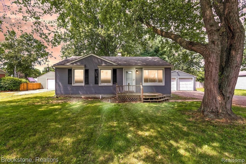 01-5219-Sashabaw-Rd-Windowstill-Real-Estate-Photog