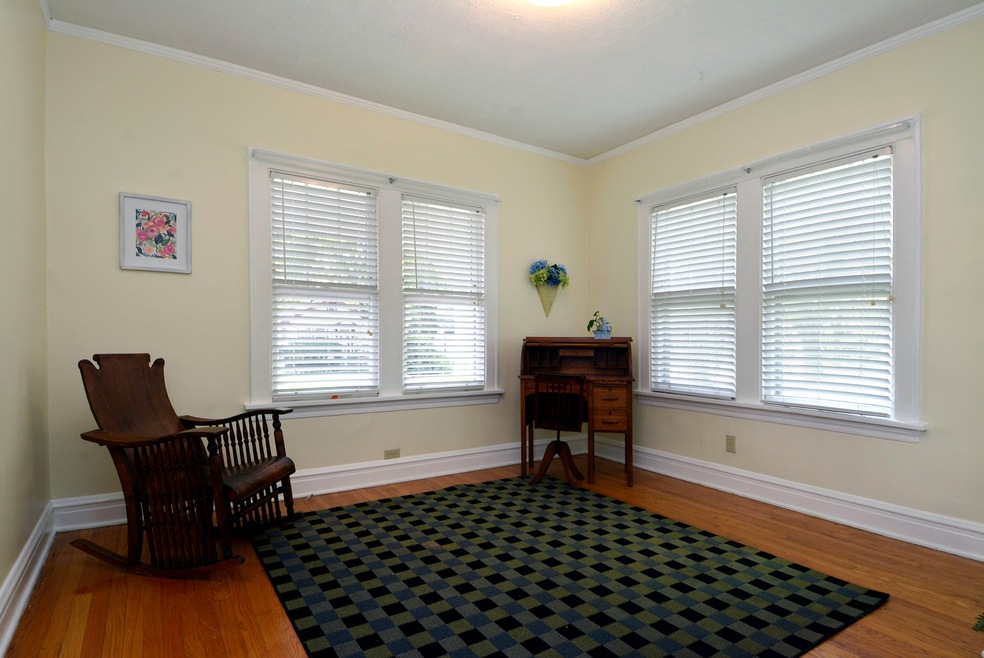 1374 E Algonquin Rd, Des Plaines, IL 60016 - photo 1