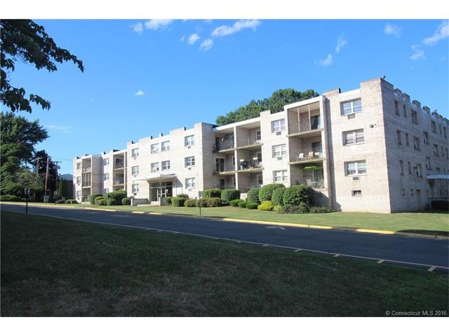 Walking distance to beautiful Silver Sands beach, 