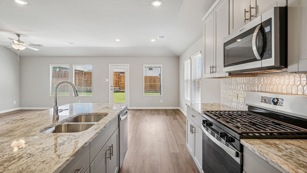 413 Midnight Oak Dr, McKinney, TX 75069 - photo 1