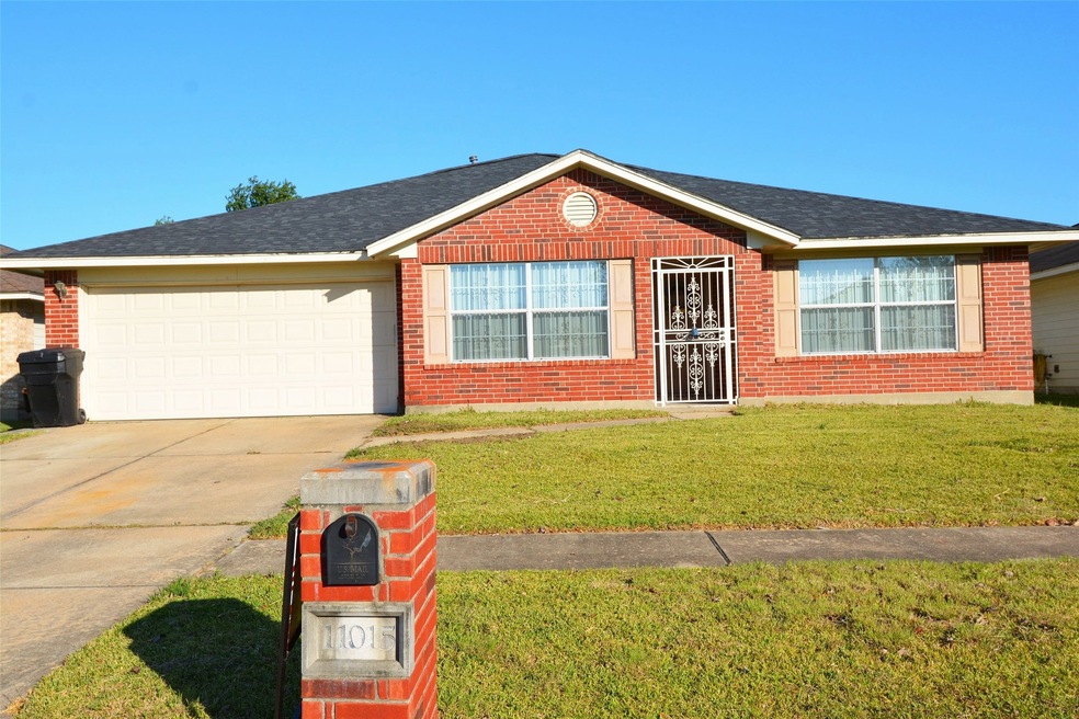 11015 Heather Trail Dr, Houston, TX 77075 - photo 1